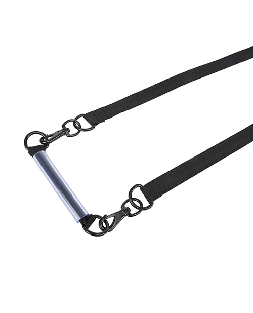 Close-up on the covered, plastic handle that makes for easier gripping instead of gripping onto a nylon strap. | Kinkly Shop