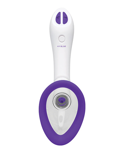 Close-up of the pump's open, oval-shaped design attached to the handle. | Kinkly