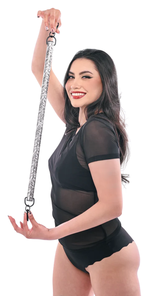 Lace Spreader Bar