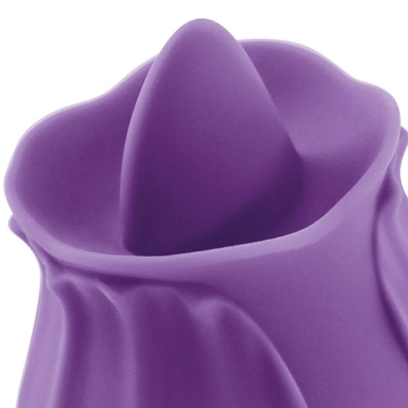 Close-up on the tongue flicker in the center of the Inya Kiss | Kinkly