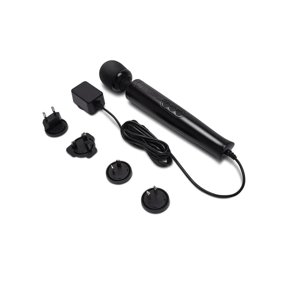 Everything included with the Le Wand Die Cast Plug-In Massager. There's the power cord and power brick that includes interchangeable international power plates. | Kinkly