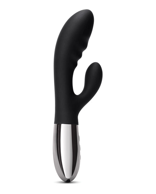 Le Wand Blend vibrator in black against a plain white background | Kinkly Shop