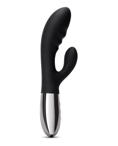 Le Wand Blend vibrator in black against a plain white background | Kinkly Shop