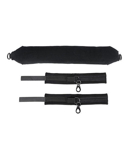 Everything included in the Sportsheets Pivot Positioning Bar. There's the bar itself with D-rings as well as two Velcro-fastening cuffs. | Kinkly Shop