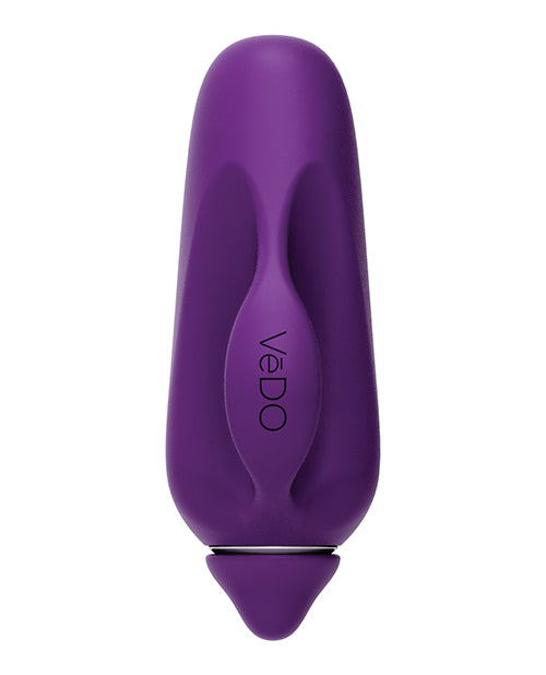 Close-up of the protruding edge that slides between two fingers to easily hold the VeDo Vivi Finger in the fingers. | Kinkly Shop