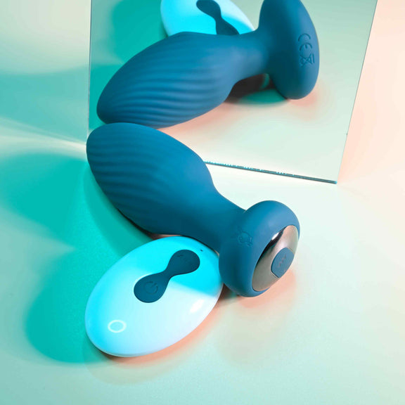 Playboy Spinning Tail Teaser