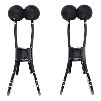 Side view of the Merci Nippers. Each clamp has a small gripping area with a silicone-ball at the tip of the clamp. | Kinkly