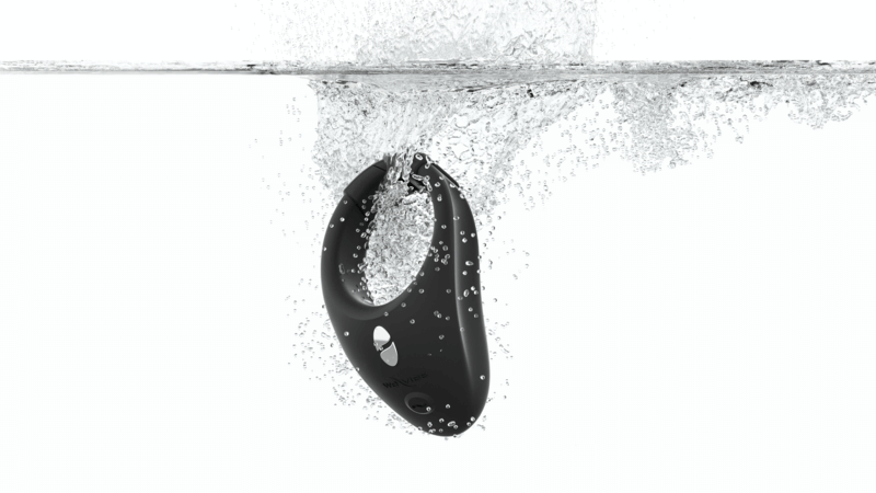 A We-Vibe Bond falling into a clear container of water. There are lots of bubbles and a splash motion to show this. This is just to show that the We-Vibe Bond is waterproof. | Kinkly Shop
