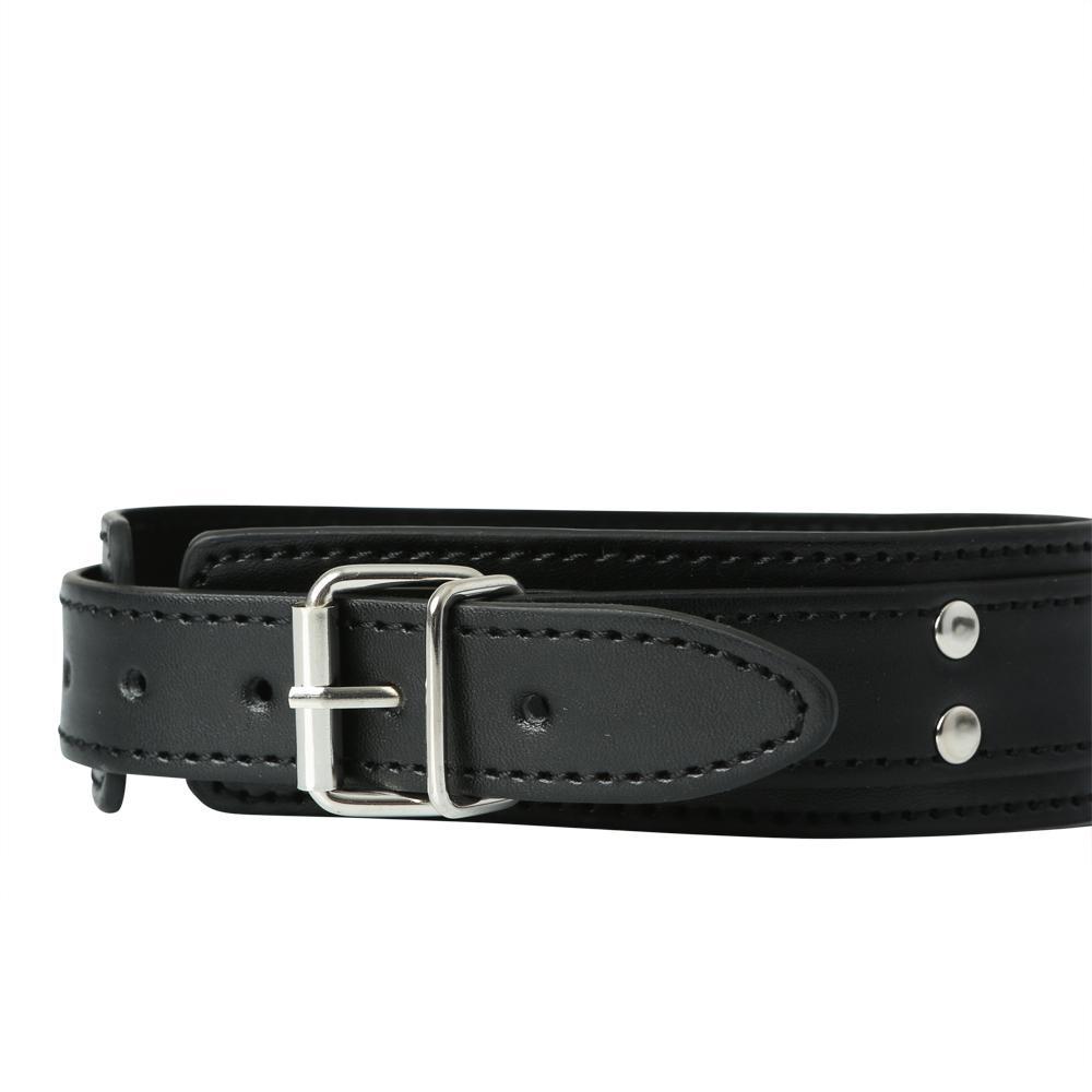 Another close-up of the fastener for this BDSM collar. It uses a standard fastener with an extra, rectangular metal attachment to help the excess fabric lie flat while the Sportsheets Collar with Nipple Clamps is fastened. | Kinkly Shop