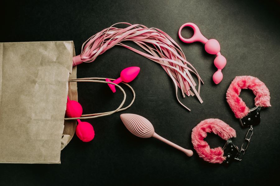 Quiz: Should You Buy Your Sex Toy In-Store or Online?